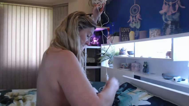 total_aussie_milfs live webcam preview