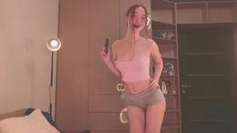 guns_n_buns webcam thumbnail