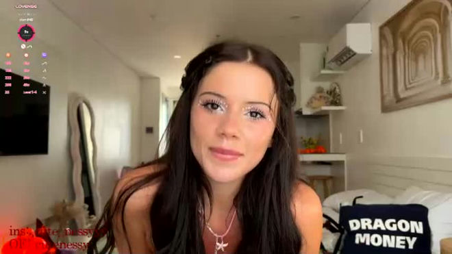 waki_lucky live webcam preview