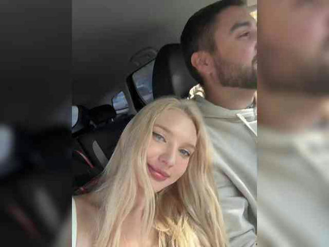 AmmyAlexInPublic live webcam preview