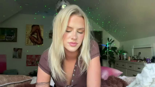 bella_christian live webcam preview
