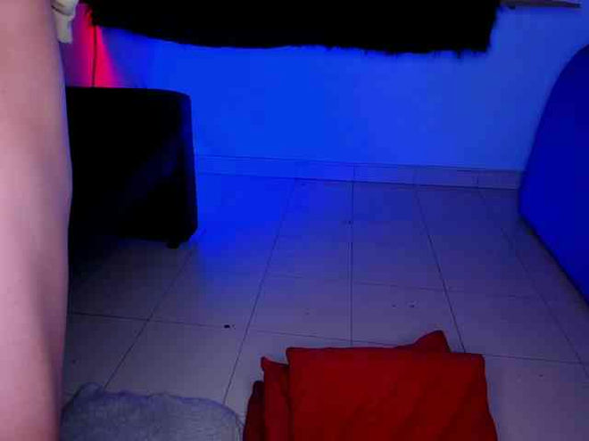 LetsDoeIt111 live webcam preview