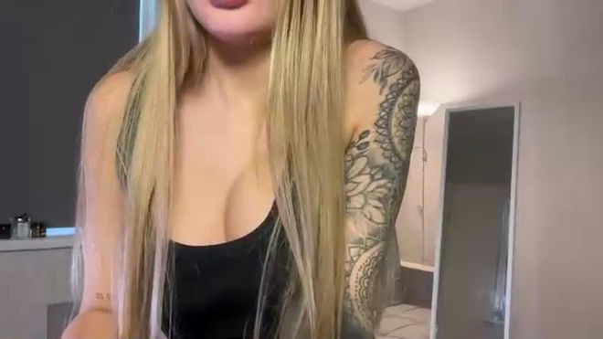 evaforever_ live webcam preview