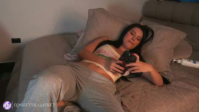 mia_paulina live webcam preview