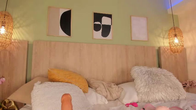 oh_hollyy live webcam preview