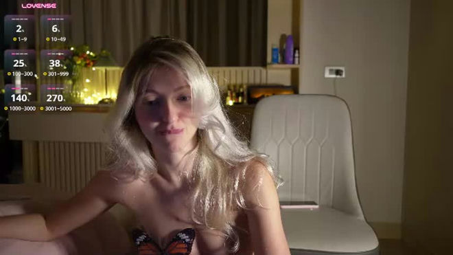 yournaughtymiss live webcam preview